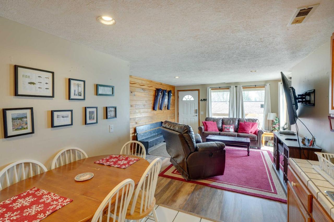 Snowed Inn Cozy Winterplace Ski-Inandski-Out Cabin Ghent Bagian luar foto